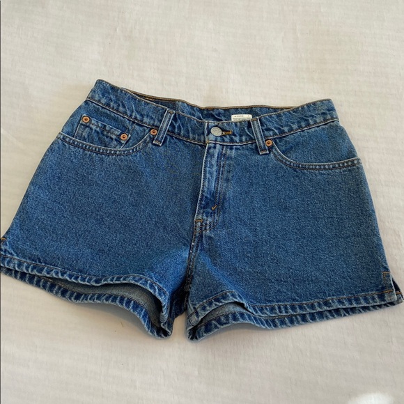 Levi’s Vintage Retro 2019 Dark Wash Denim High Rise Jean Zip Fly Shorts Size 7 - Picture 2 of 9
